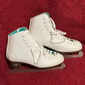 Riedel White Ice Skates with Teal Accents